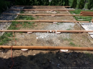 Początek budowy szkieletu pod taras z Modrzewia Syberyjskiego
